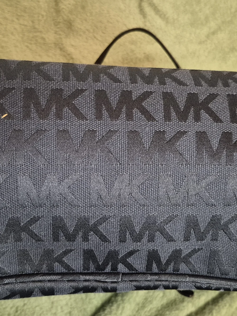 Michael Kors Jet Set MK Signature Tote In Navy Blue.
